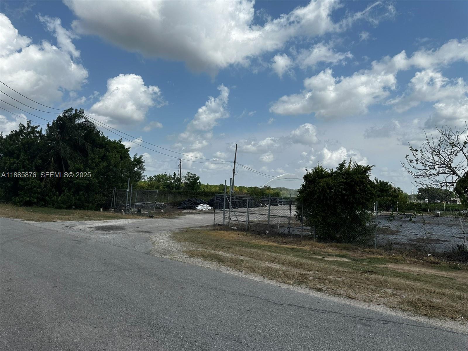 19815 Southwest 256th Street Homestead, FL 33031 - Photo 32 of 39