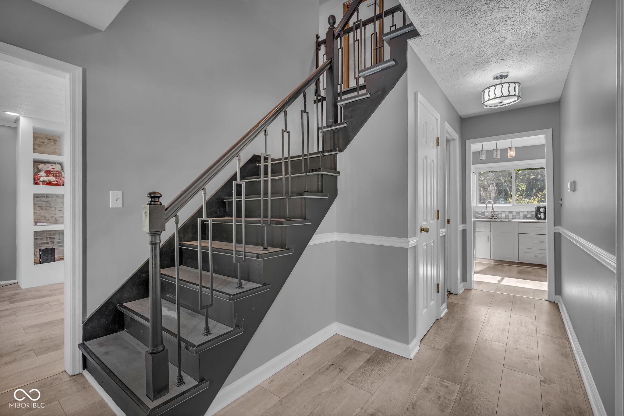 1039 Ridgeview Court Avon, IN 46123 - Photo 7 of 68