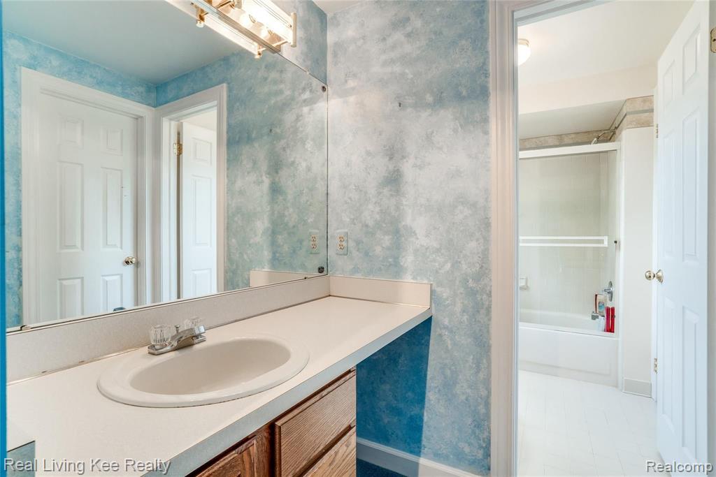 6368 Peach Tree Court Rochester Hills, MI 48306 - Photo 42 of 54