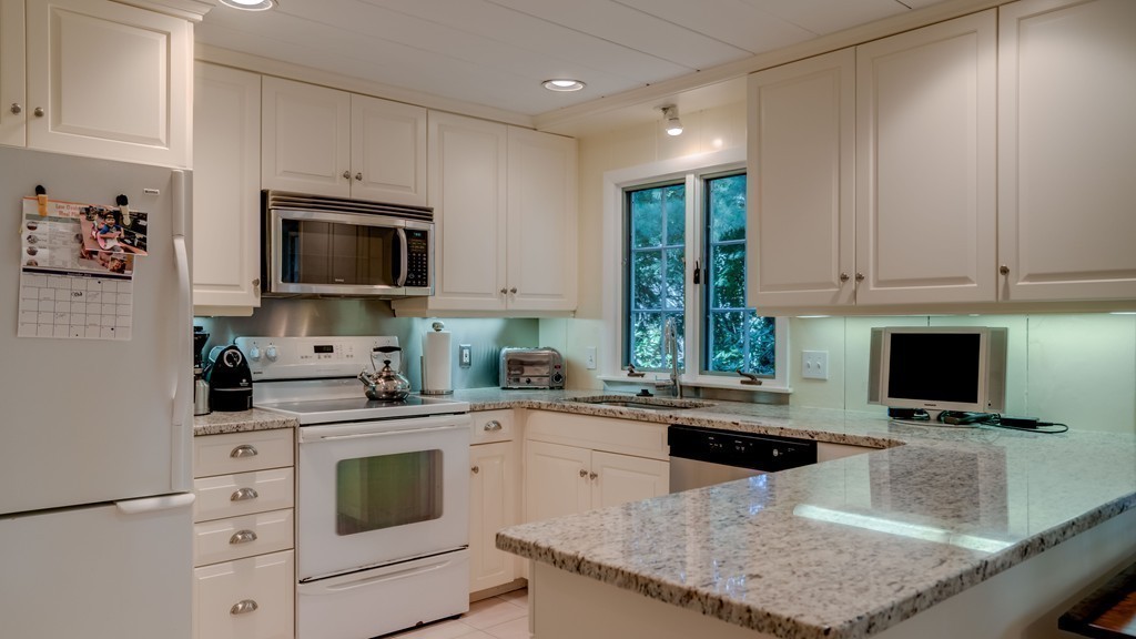 7 Troutbrook Road Dover, MA 02030 - Photo 2 of 20 Gallery Image 2