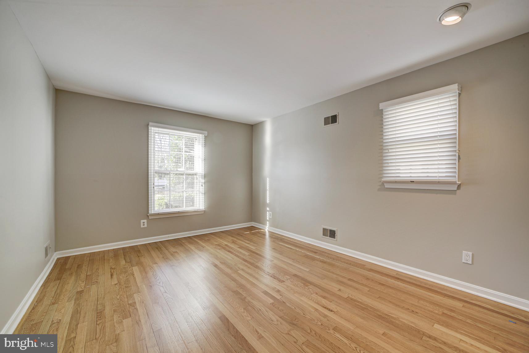 10105 Ormond Road Potomac, MD 20854 - Photo 23 of 30 Gallery Image 23
