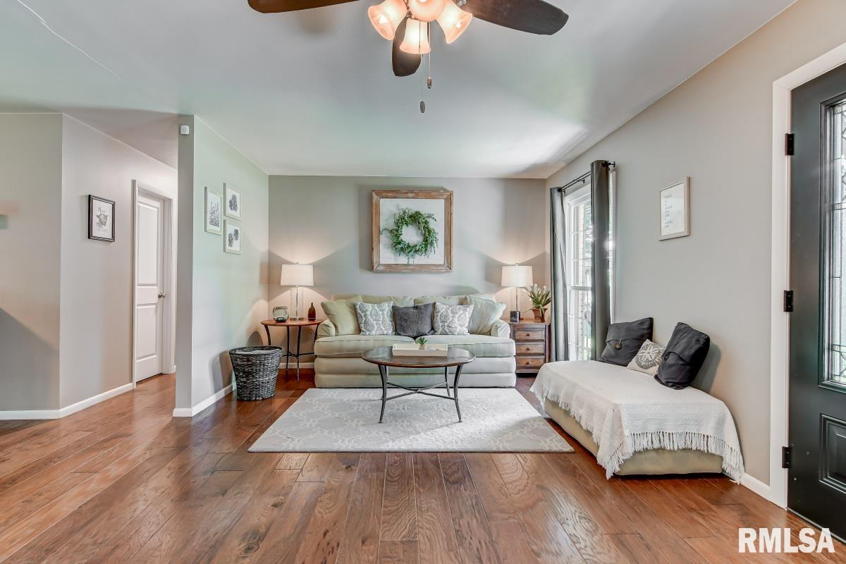 615 East Main Street Rochester, IL 62563 - Photo 8 of 39 Gallery Image 8