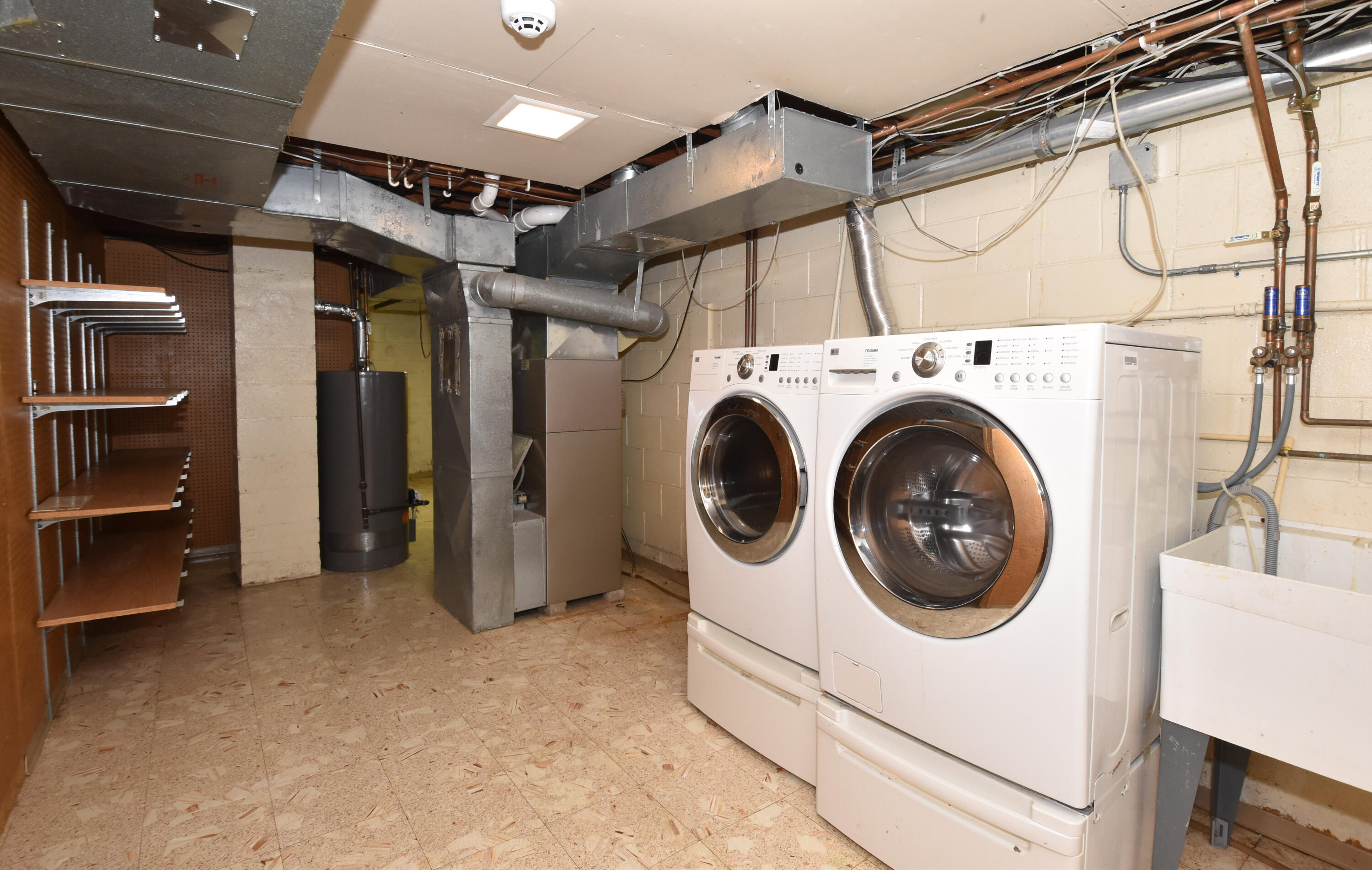 2205 Dwight Street Racine, WI 53403 - Photo 36 of 46 Laundry