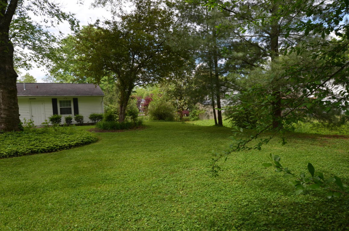 13 Lind Place Oak Ridge, TN 37830 - Photo 17 of 22 20160503180632353645000000-o