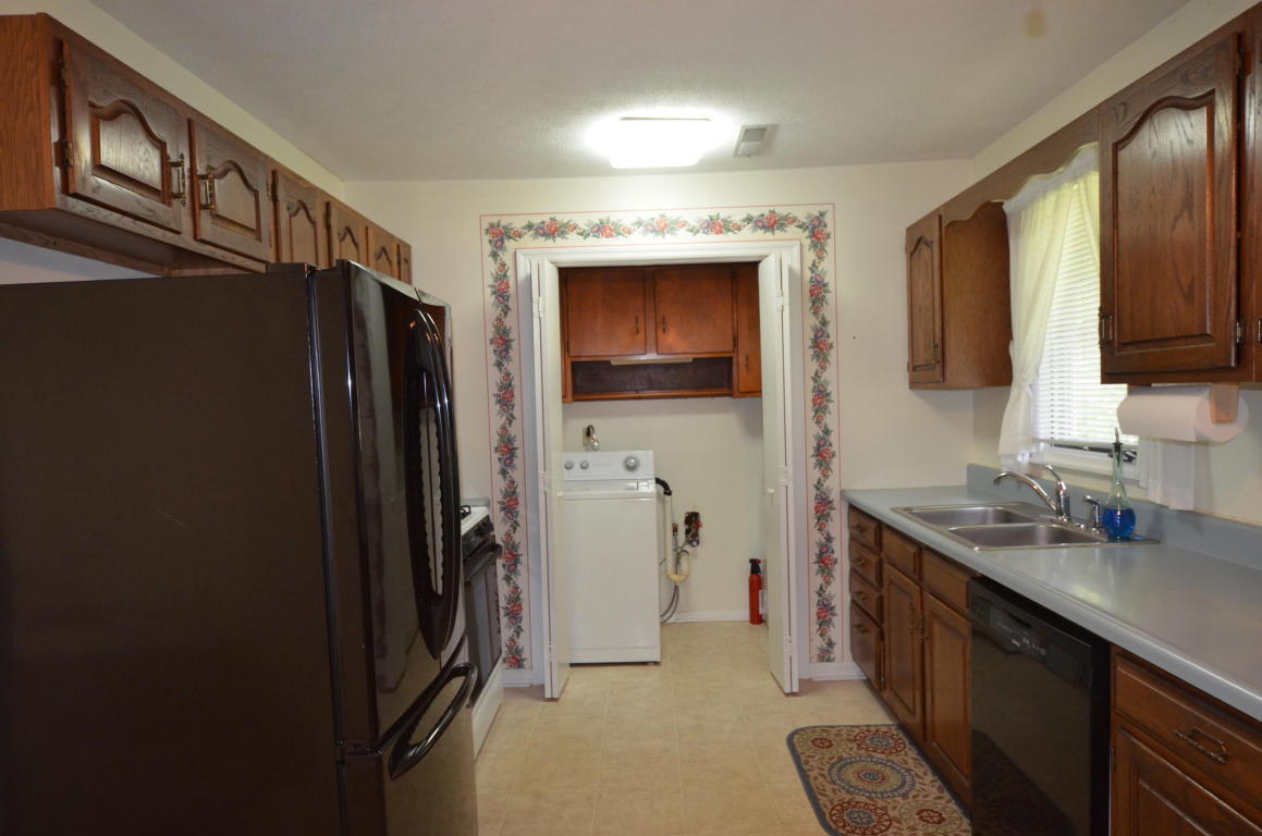 13 Lind Place Oak Ridge, TN 37830 - Photo 3 of 22 20160801131410011306000000-o