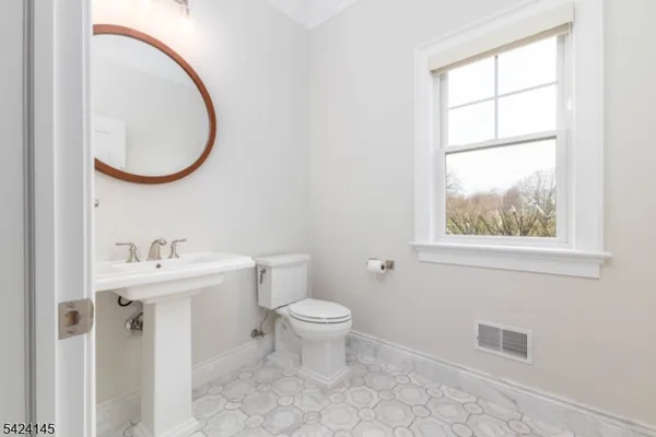 $3,299,000 | 85 May Drive, Chatham, NJ 07928