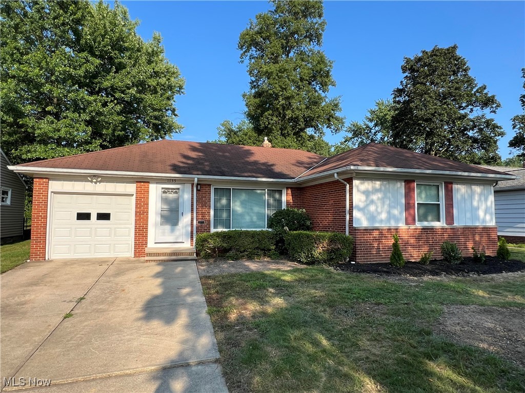 1135 Blanchester Road Lyndhurst, OH 44124 - Photo 4 of 26 Gallery Image 4