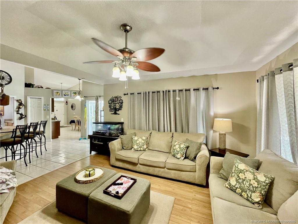 707 Southeast Pin Oak Terrace Stuart, FL 34997 - Photo 17 of 27