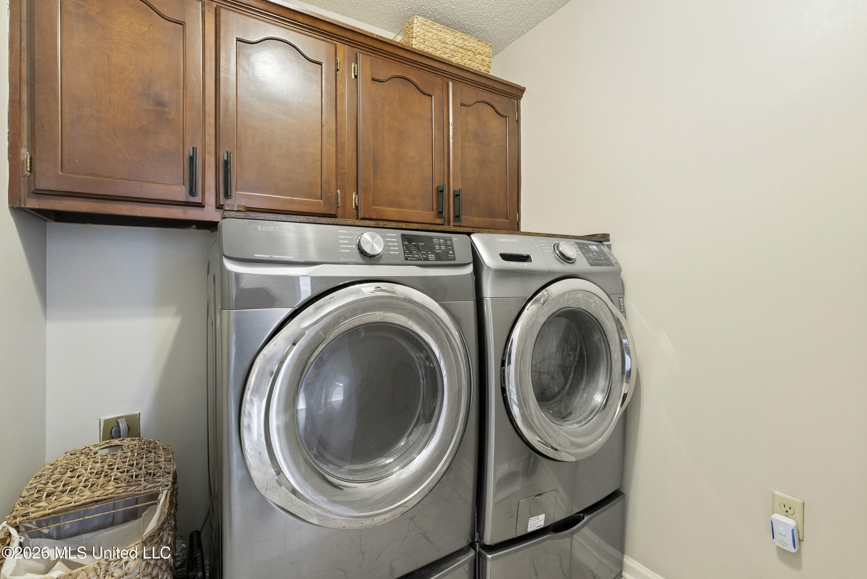 8949 Bent Grass Loop North Southaven, MS 38671 - Photo 15 of 31 laundry room