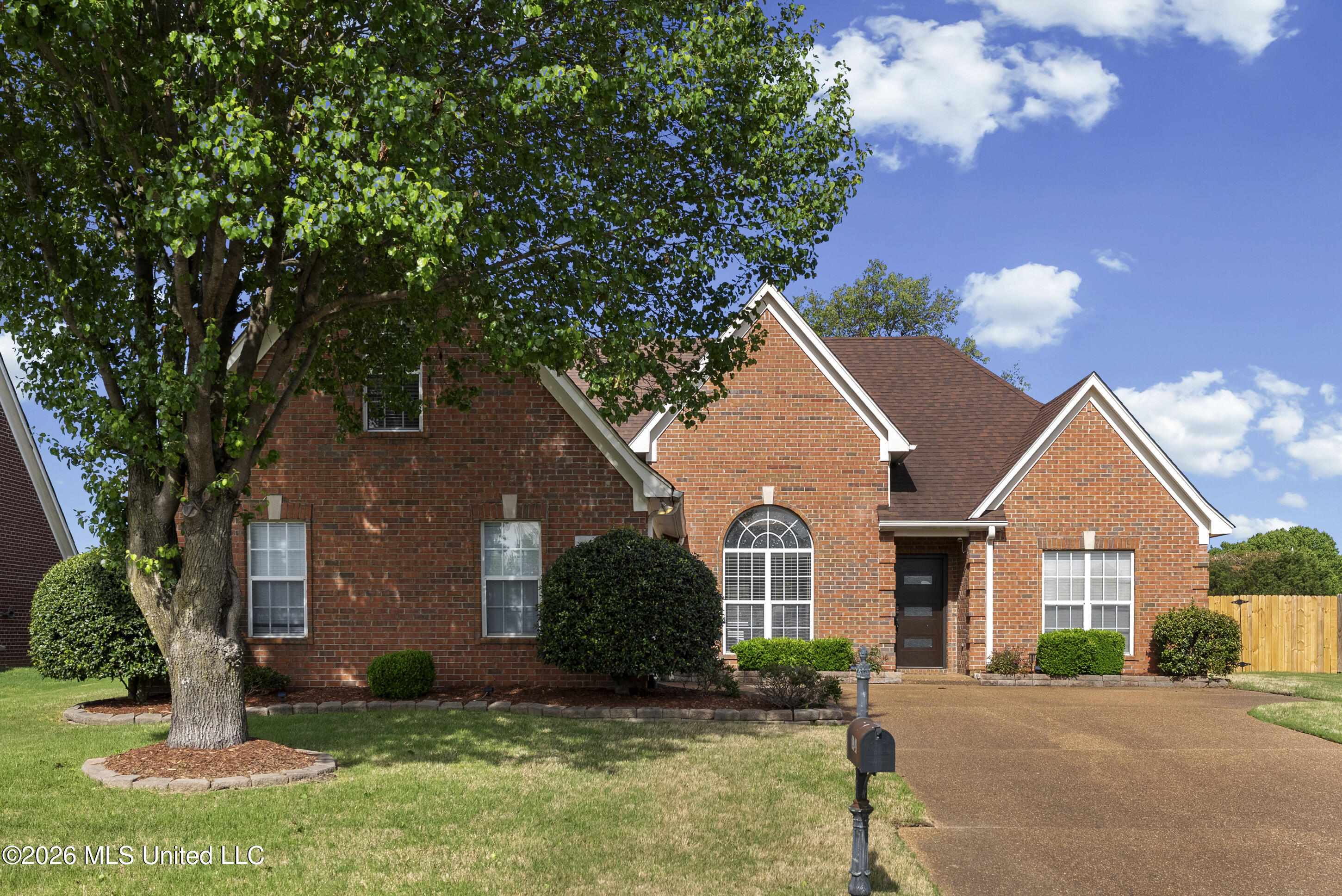 8949 Bent Grass Loop North Southaven, MS 38671 - Photo 3 of 31 front exterior
