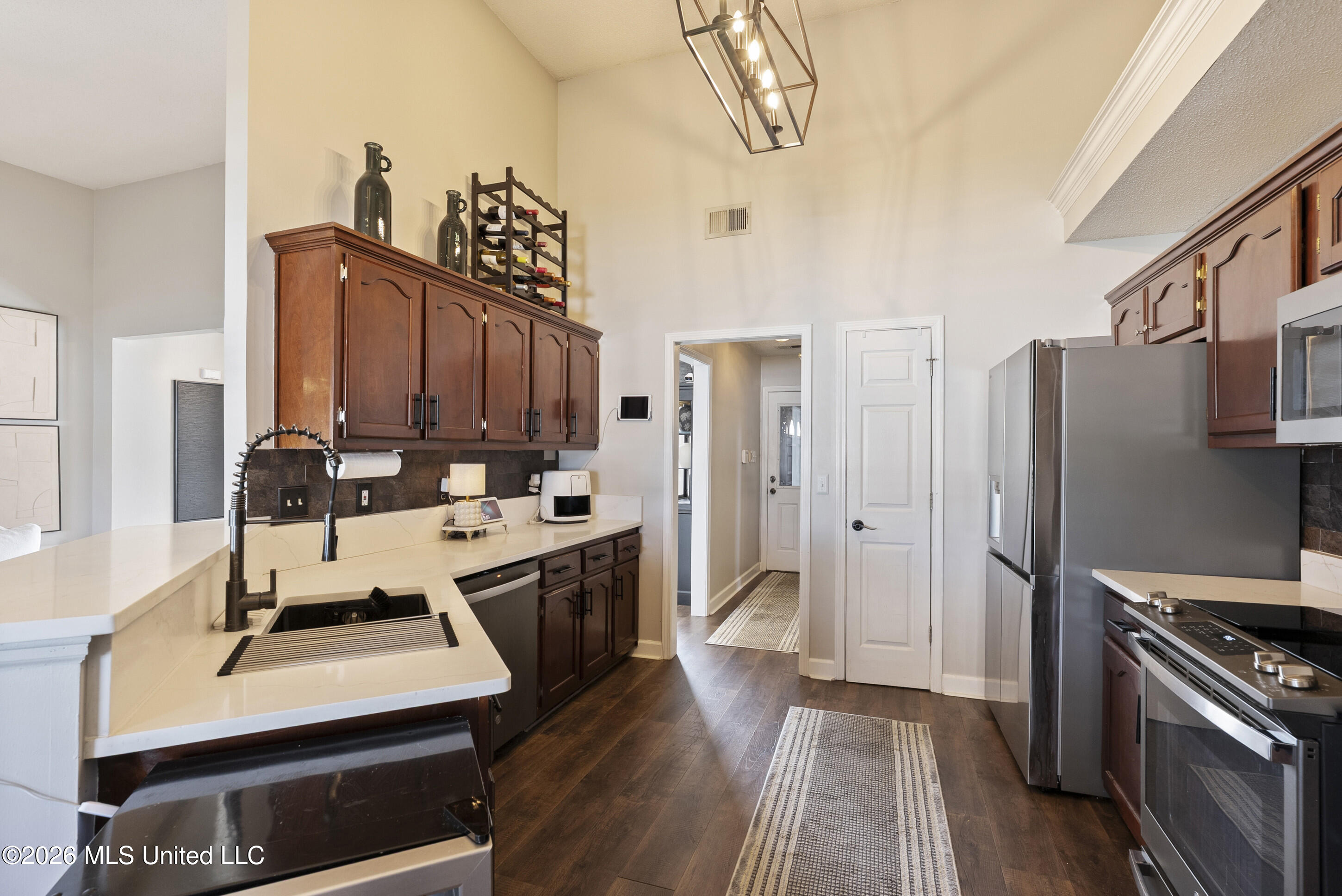 8949 Bent Grass Loop North Southaven, MS 38671 - Photo 7 of 31 kitchen