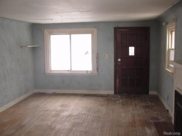 2923 North Custer Road Monroe, MI 48162 - Photo 6 of 16 Living Room 3.jpg