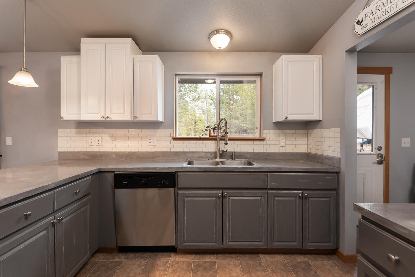 17833 Grimm Road Bend, OR 97707 - Photo 11 of 30 Grimm_Berg-8