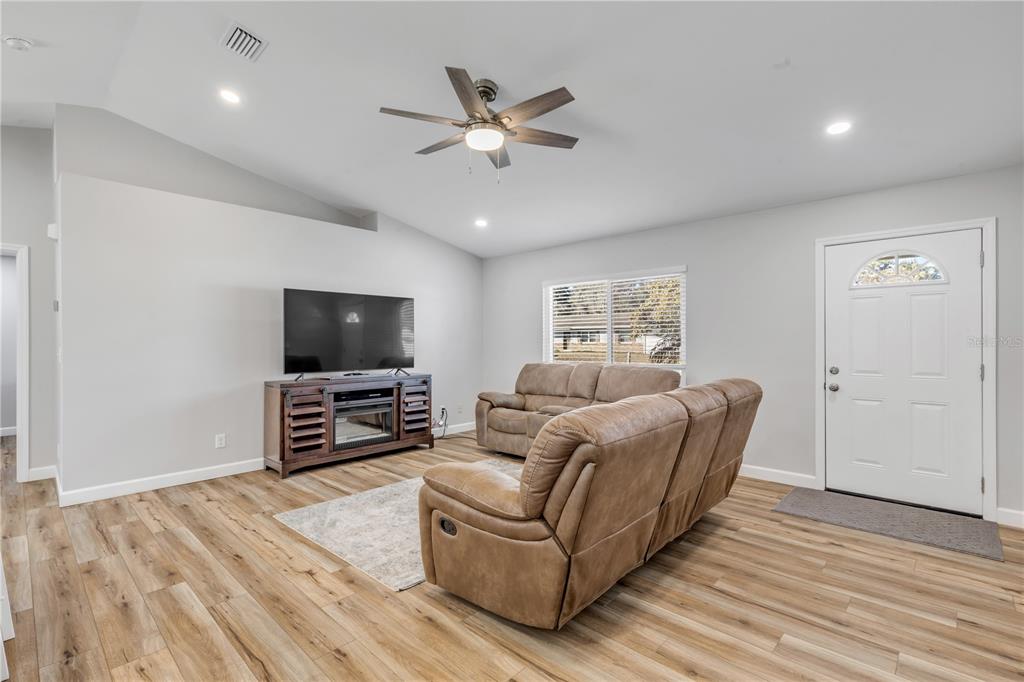 3421 Yule Tree Drive Edgewater, FL 32141 - Photo 12 of 44