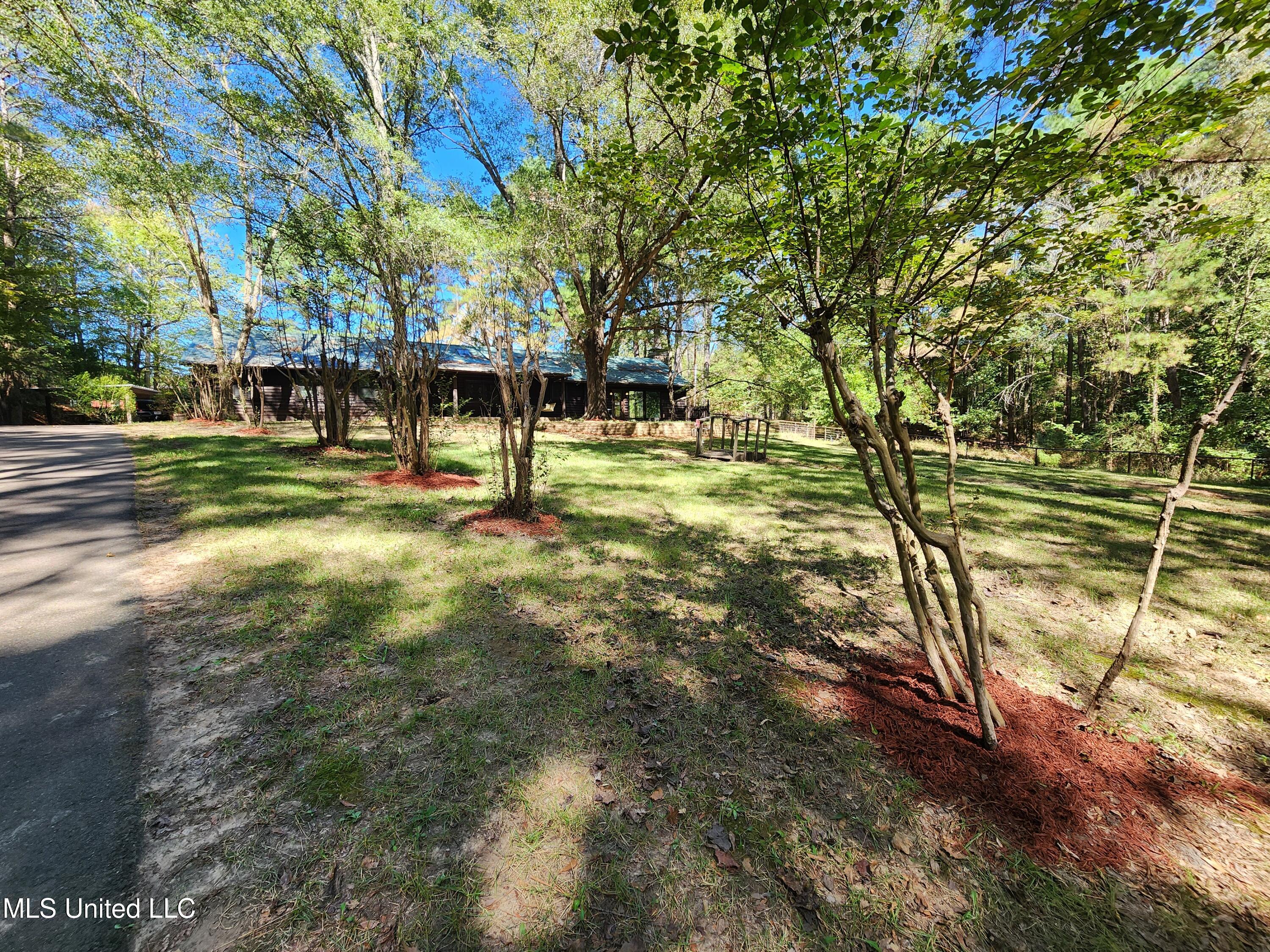 5014 Marianna Road Holly Springs, MS 38635 - Photo 2 of 81 20251003_130917