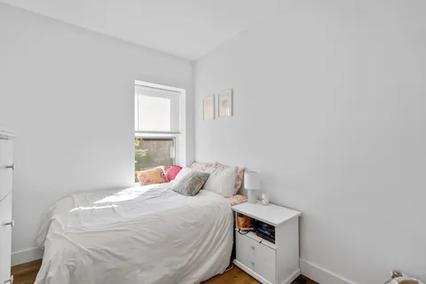 $5,200 | 211 West 9th Street, Unit 1, Boston, MA 02127