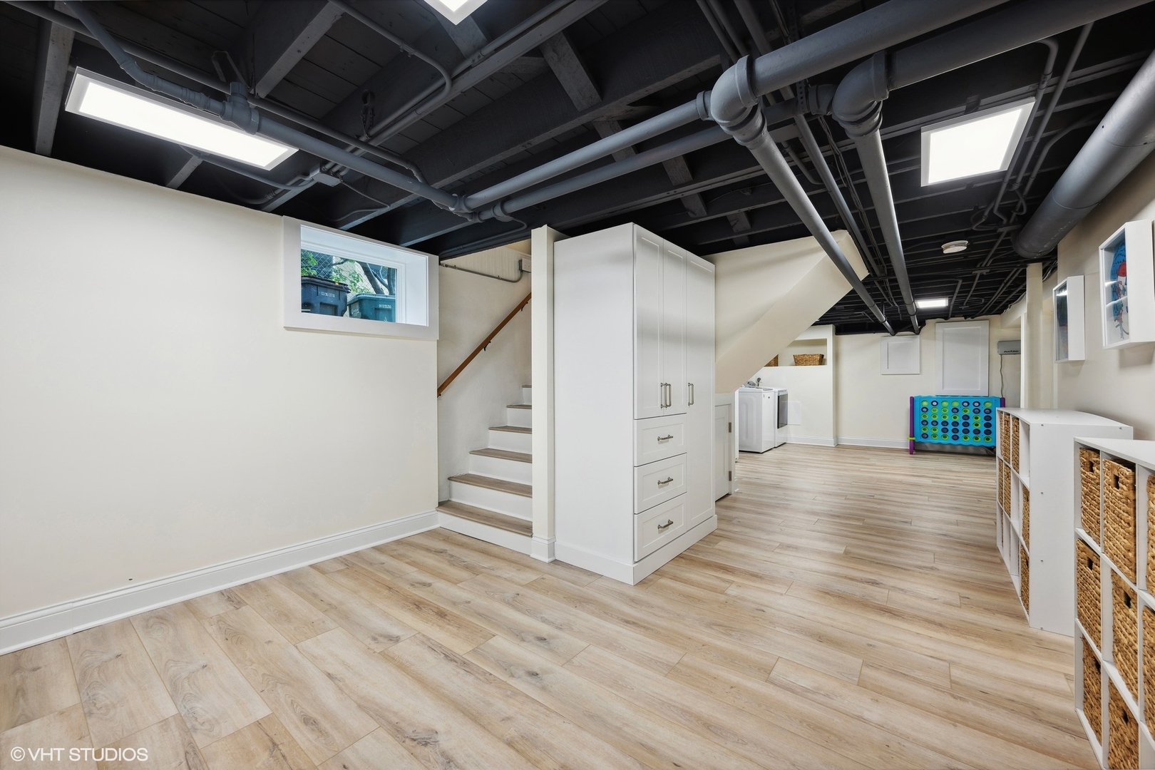 433 Maple Avenue Wilmette, IL 60091 - Photo 22 of 34 a view of empty room with wooden floor