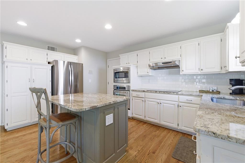 12110 Sagamore Road Leawood, KS 66209 - Photo 22 of 59