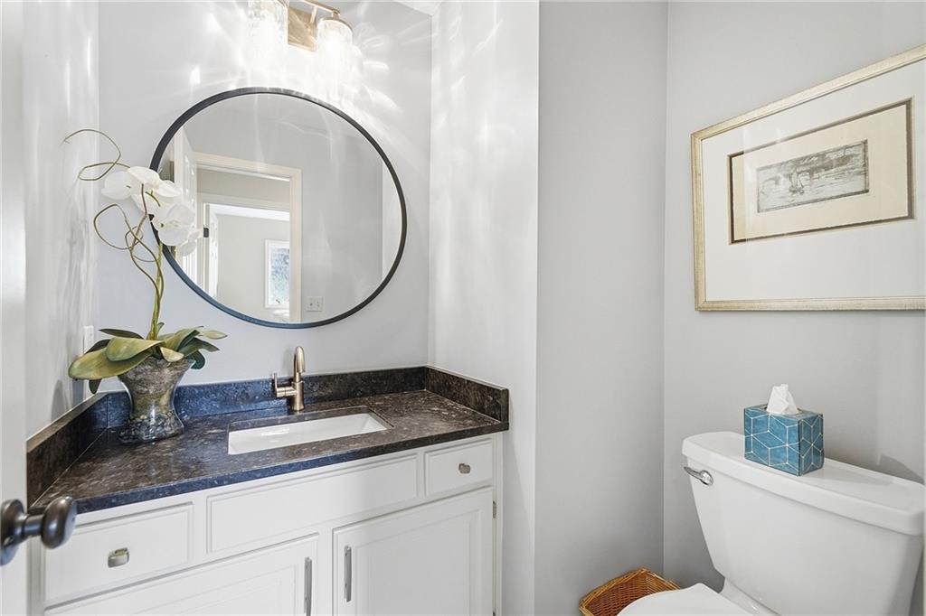 12110 Sagamore Road Leawood, KS 66209 - Photo 25 of 59