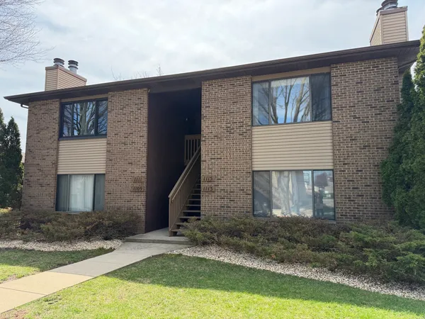 $2,150 | 1109 Kane Street, Unit 1109, South Elgin, IL 60177