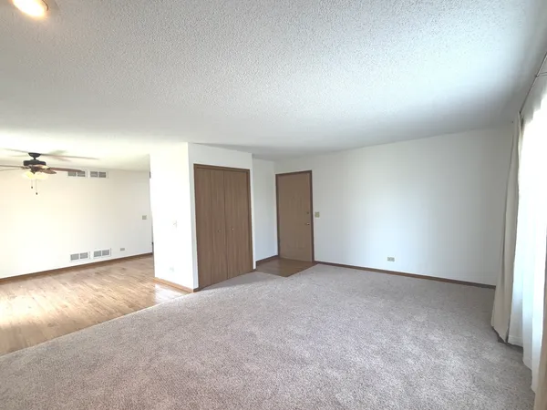 $2,150 | 1109 Kane Street, Unit 1109, South Elgin, IL 60177