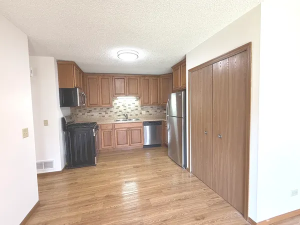 $2,150 | 1109 Kane Street, Unit 1109, South Elgin, IL 60177