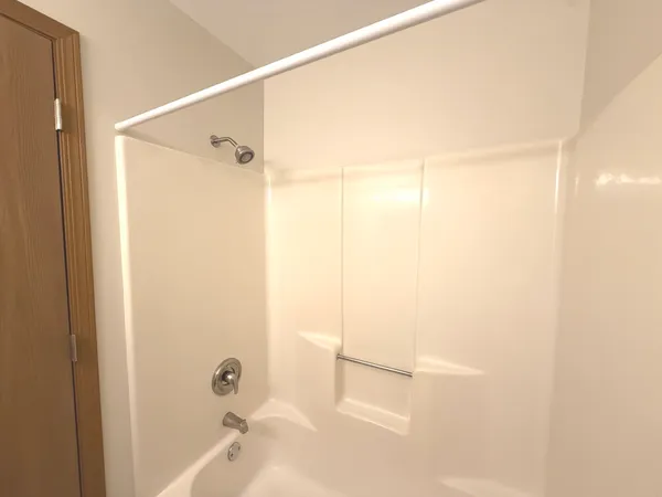 $2,150 | 1109 Kane Street, Unit 1109, South Elgin, IL 60177