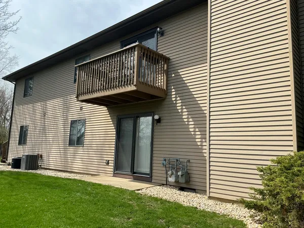 $2,150 | 1109 Kane Street, Unit 1109, South Elgin, IL 60177