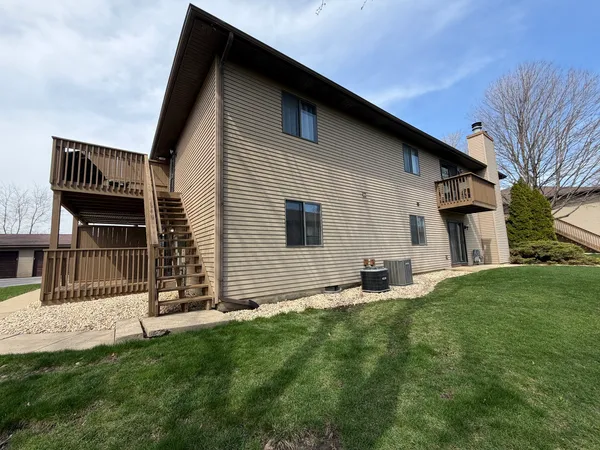 $2,150 | 1109 Kane Street, Unit 1109, South Elgin, IL 60177