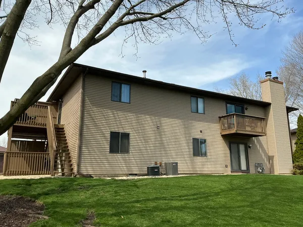 $2,150 | 1109 Kane Street, Unit 1109, South Elgin, IL 60177