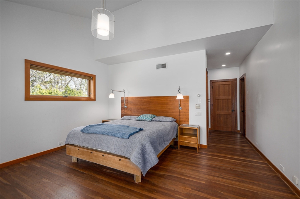 555 Coles Meadow Road Northampton, MA 01060 - Photo 14 of 41