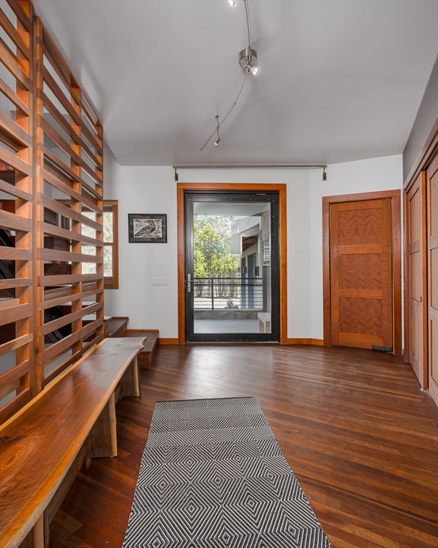 555 Coles Meadow Road Northampton, MA 01060 - Photo 3 of 41