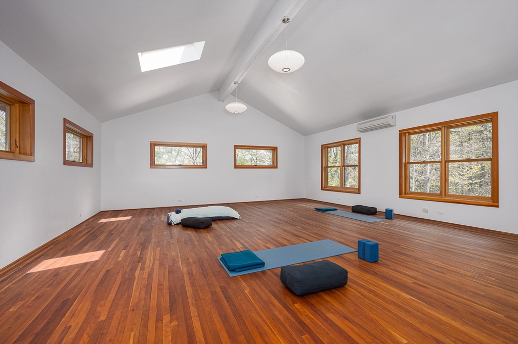 555 Coles Meadow Road Northampton, MA 01060 - Photo 34 of 41