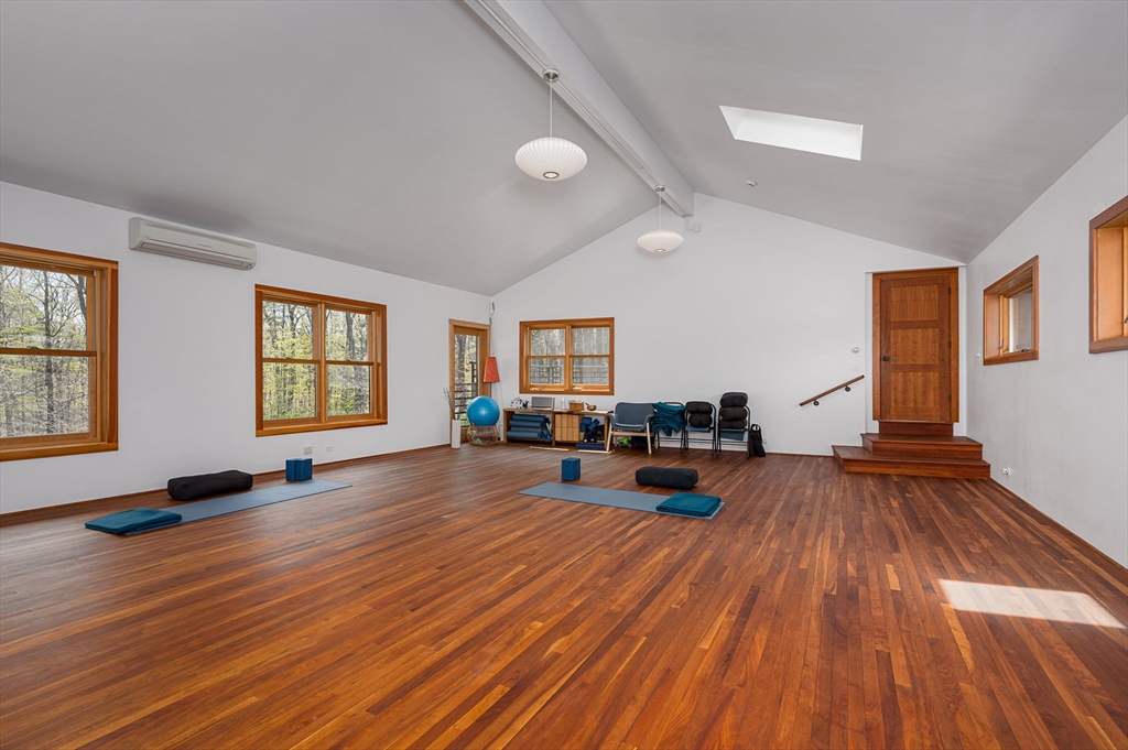 555 Coles Meadow Road Northampton, MA 01060 - Photo 35 of 41
