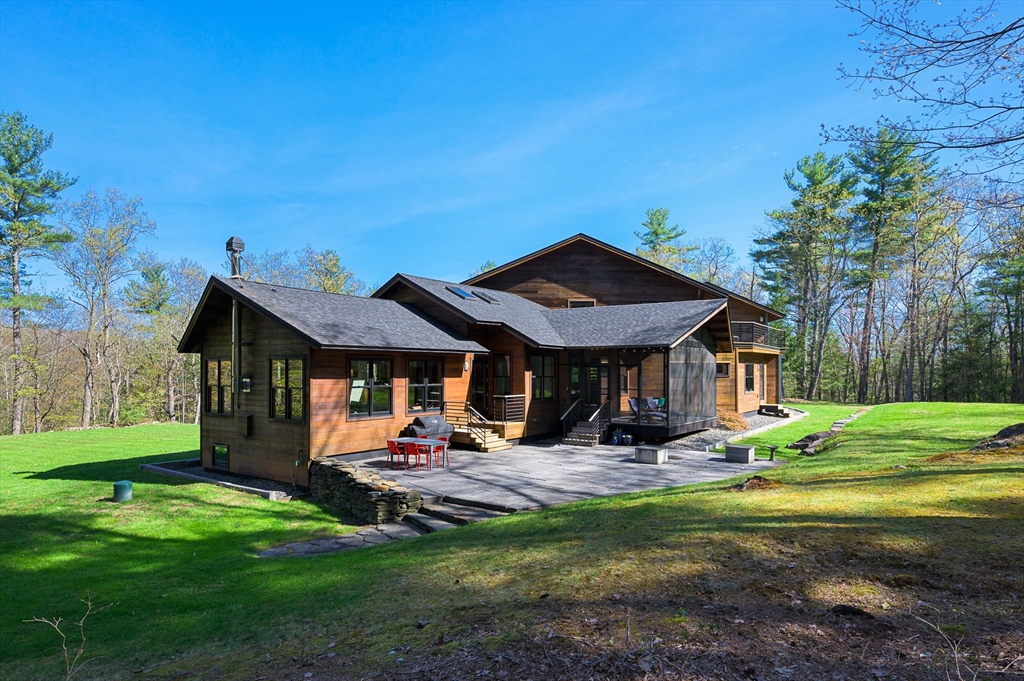 555 Coles Meadow Road Northampton, MA 01060 - Photo 38 of 41