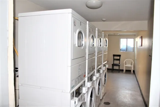 $1,300 | 151 King Street, Unit 106C, Franklin, MA 02038