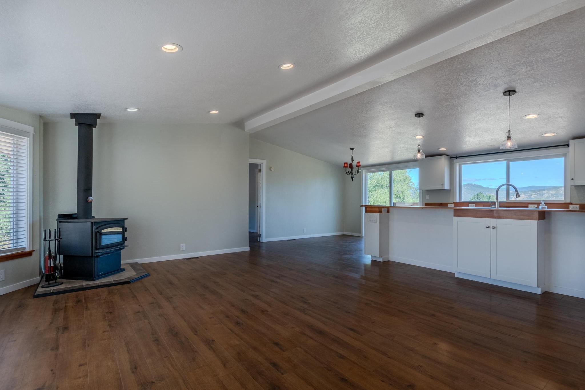 6527 Tolo Road Central Point, OR 97502 - Photo 13 of 34 01-7