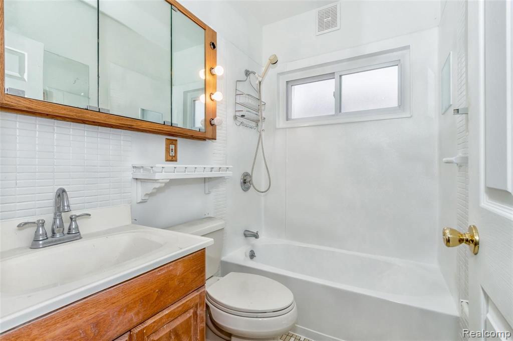 5109 South Gulley Road Dearborn Heights, MI 48125 - Photo 13 of 22