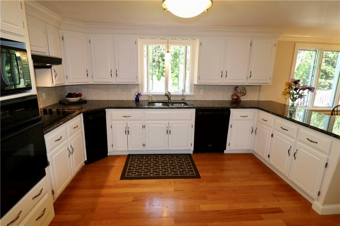 95 Abbott Run Valley Road Cumberland, RI 02864 - Photo 18 of 40