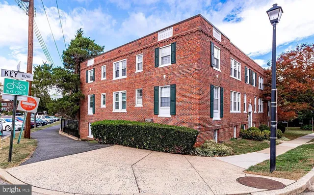 $419,900 | 2021 Key Boulevard, Unit 12618, Arlington, VA 22201