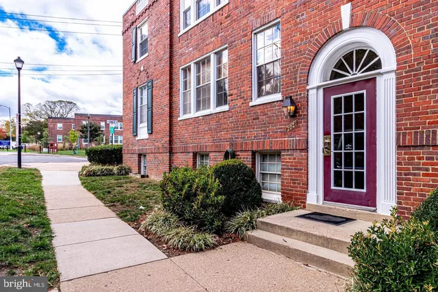 $419,900 | 2021 Key Boulevard, Unit 12618, Arlington, VA 22201