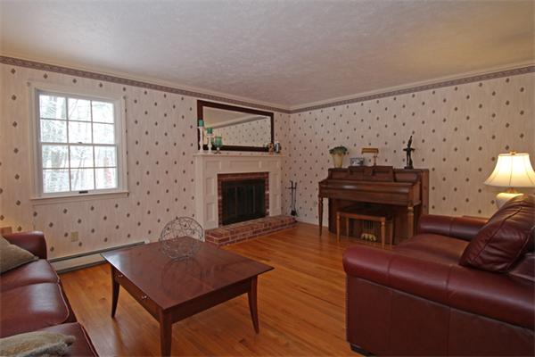 30 Willis Road Gardner, MA 01440 - Photo 7 of 29 Gallery Image 7