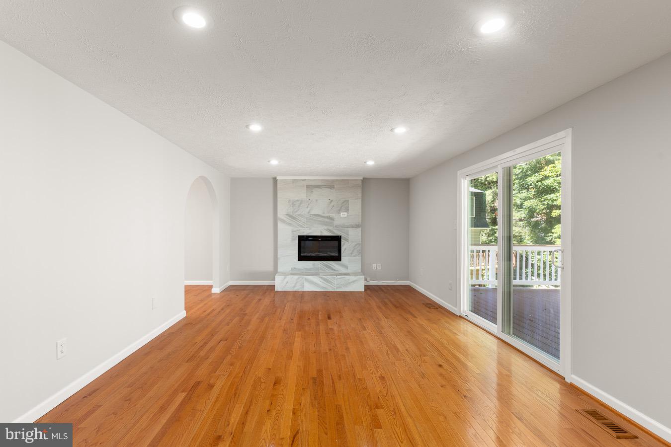 5918 Oak Ridge Court Burke, VA 22015 - Photo 6 of 37