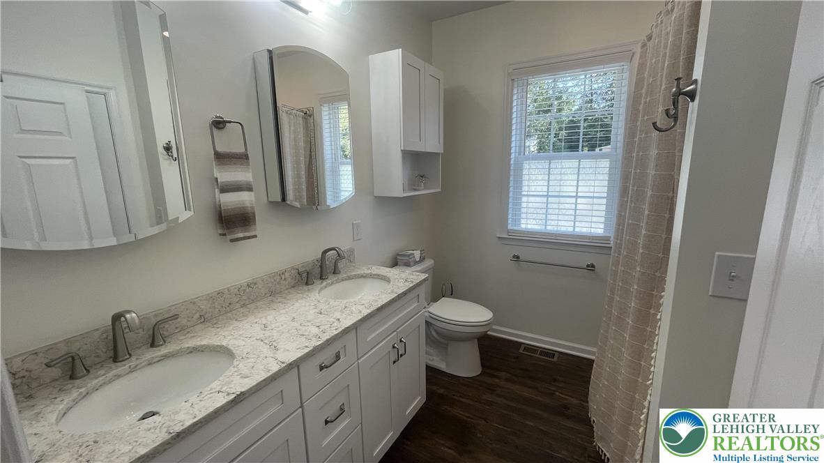 202 Silver Fox Trail Nazareth, PA 18064 - Photo 33 of 71 Primary Bathroom