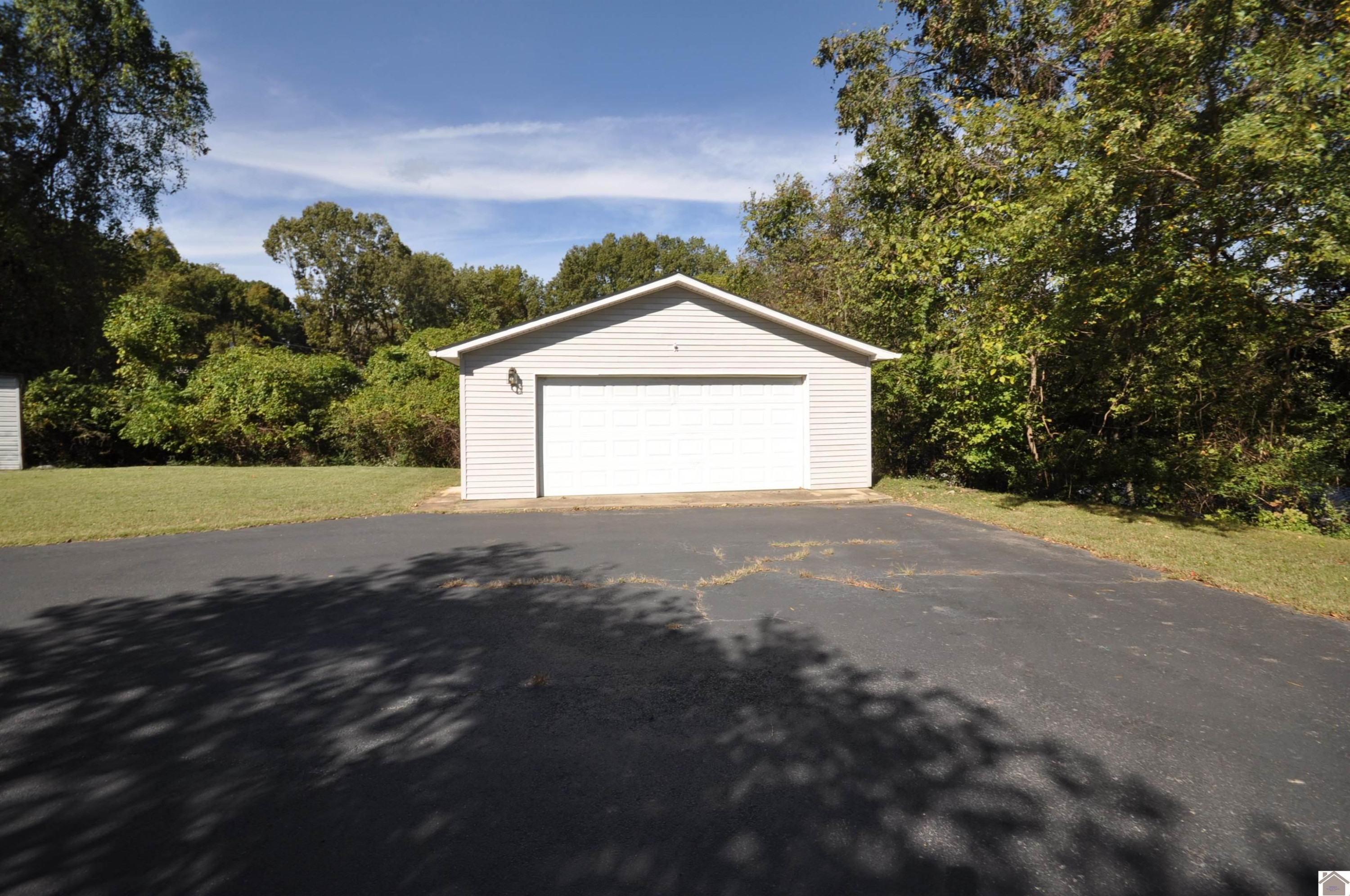 628 East Jennings Road Grand Rivers, KY 42045 - Photo 5 of 25 Photo 5
