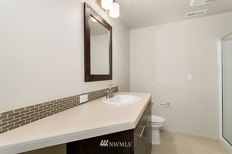 5217 Northeast 11th Place Renton, WA 98059 - Photo 11 of 16