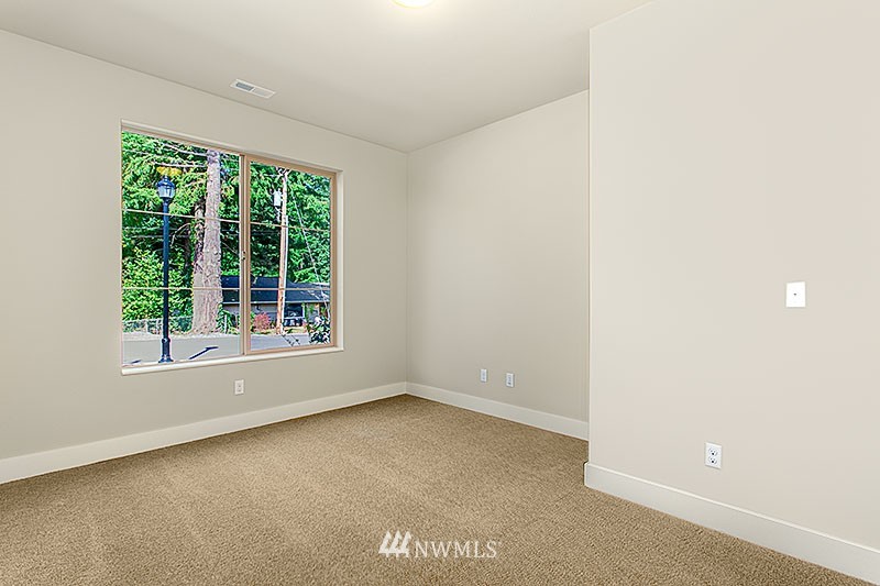 5217 Northeast 11th Place Renton, WA 98059 - Photo 12 of 16
