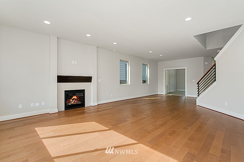 5217 Northeast 11th Place Renton, WA 98059 - Photo 3 of 16