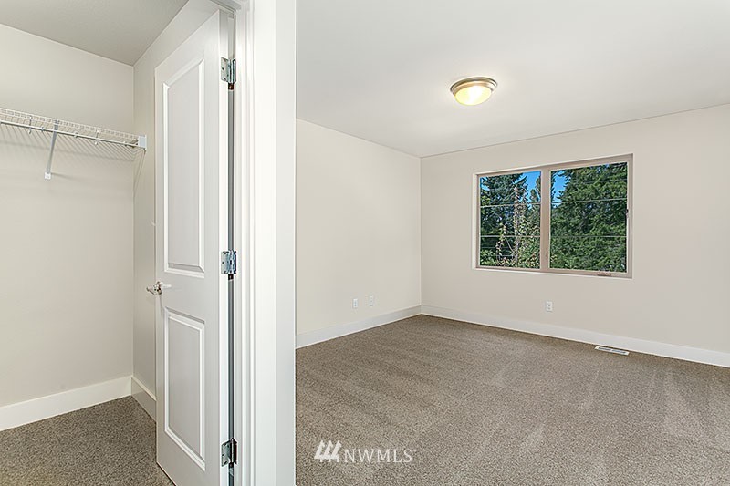 5217 Northeast 11th Place Renton, WA 98059 - Photo 4 of 16