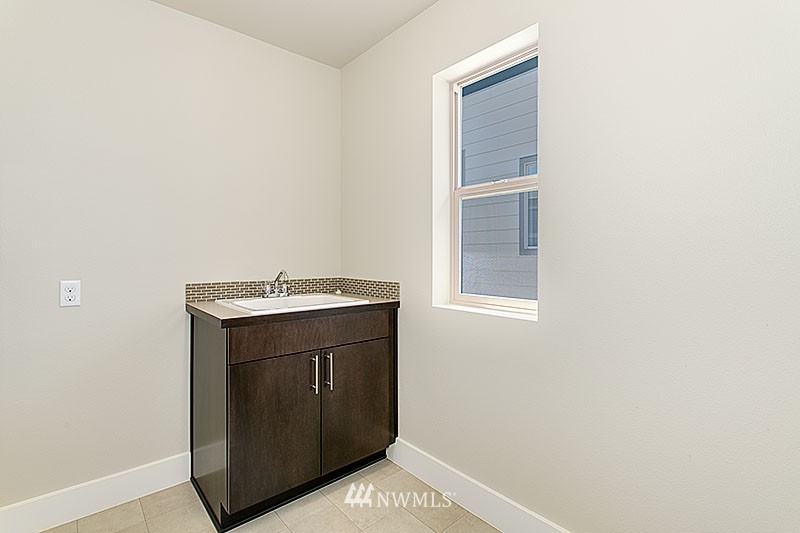 5217 Northeast 11th Place Renton, WA 98059 - Photo 5 of 16